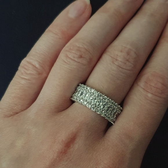 Classic Silver Geometry White Crystal Ring - Picture 3 of 4